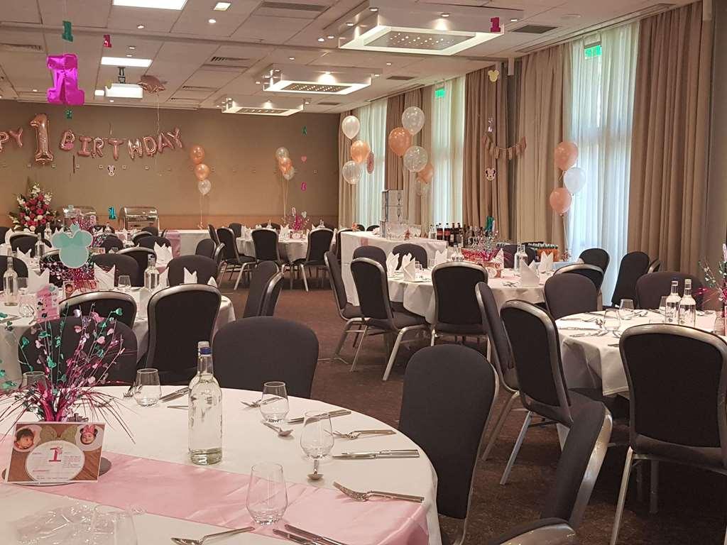 Novotel London Heathrow Airport M4 Jct. 4 Hotel 4*