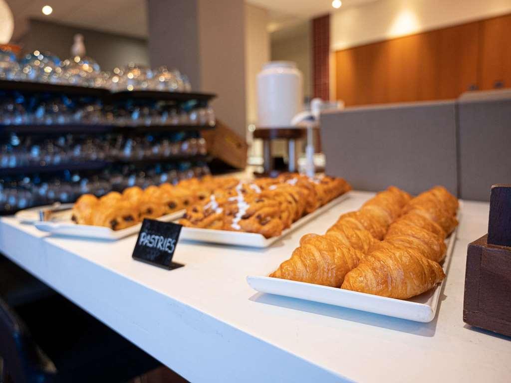 Novotel London Heathrow Airport M4 Jct. 4 Hotel