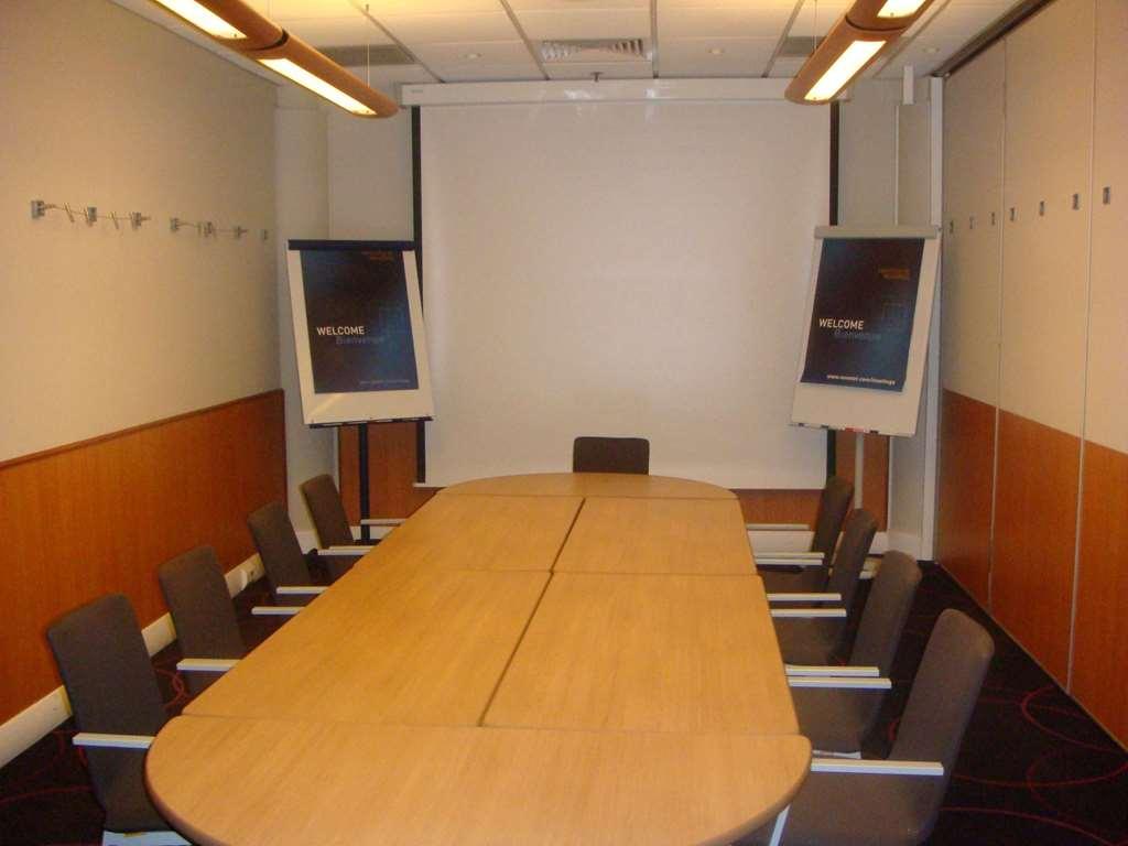 Novotel London Heathrow Airport M4 Jct. 4 Hotel 4*