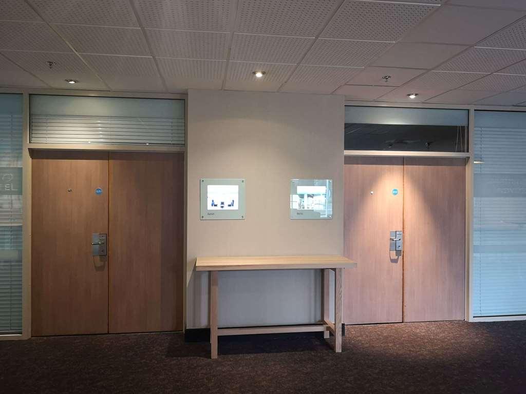 Hotel Novotel London Heathrow Airport M4 Jct. 4 Hillingdon