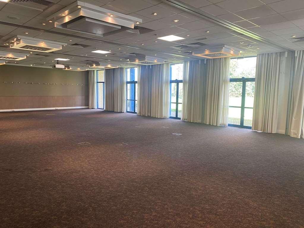Novotel London Heathrow Airport M4 Jct. 4 Hotel 4*