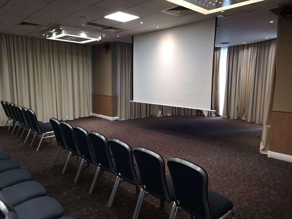 Hotel Novotel London Heathrow Airport M4 Jct. 4 4*